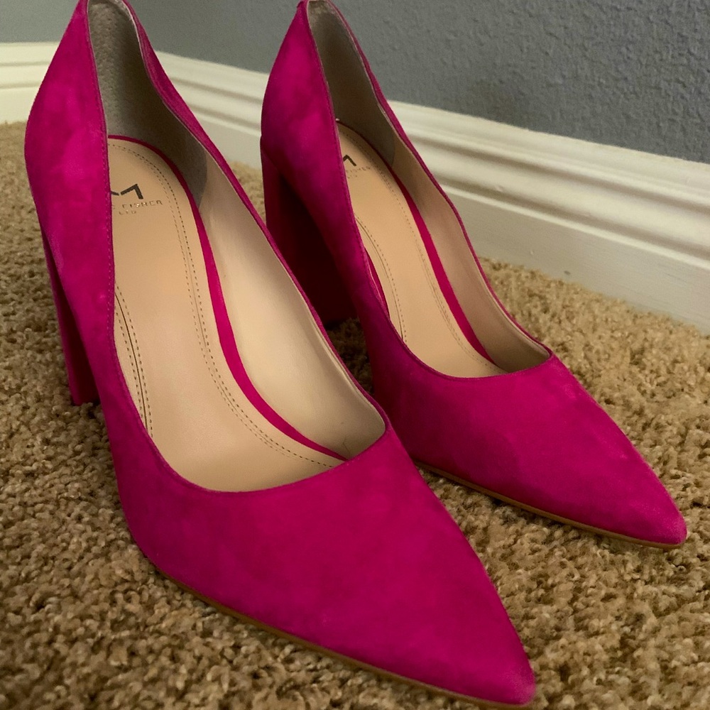Marc Fisher, Brand NWT, fuchsia suede block heels